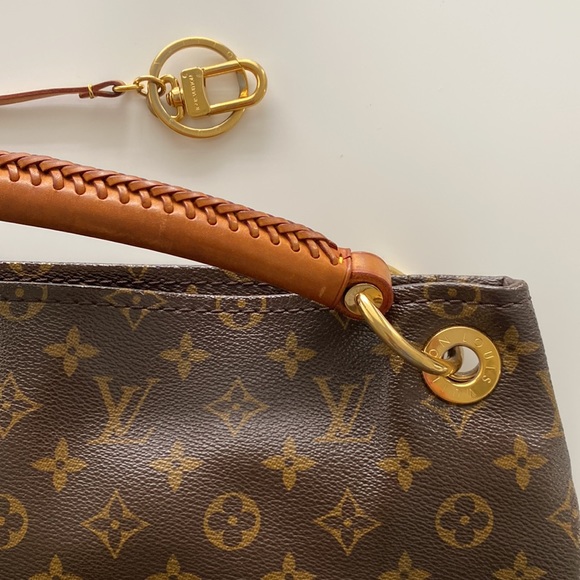 Louis Vuitton Bag - Picture 9 of 17